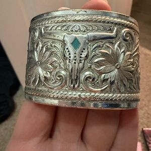 Montana Silversmiths Silver bracket with Turquoise Detail